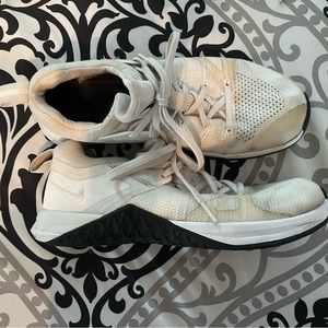 Women’s Nike Metcon 3 Flyknit Training Shoes Size 8